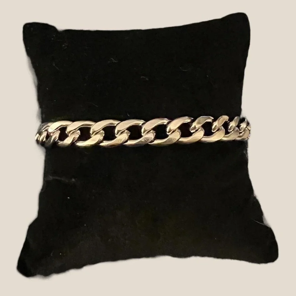 Amazing Unisex Cuban Style Chain Bracelet - 7 mm thickness and 8.26 inch length